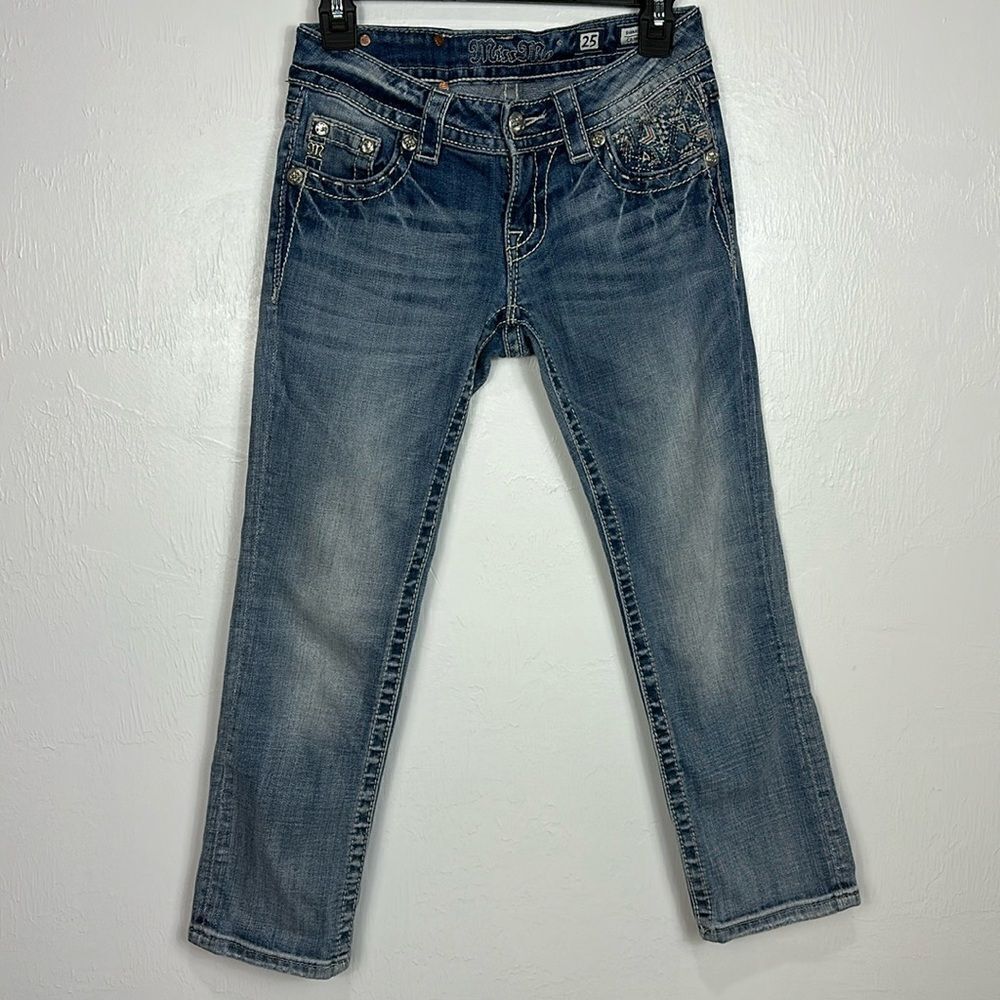 Miss Me Signature Cropped Low Rise Embroidered Jeans Capri Size 25